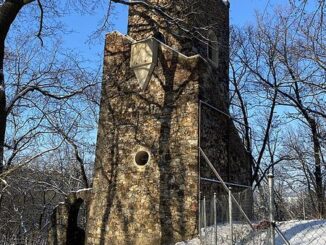 Rozhledna Cibulka, Praha 5. Autor: Lopatalopez. Zdroj: Wikimedia Commons CC BY-SA 4.0