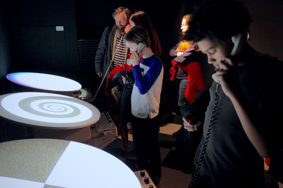 Návštěvníci ve filmovém muzeu. Foto: Richard Špůr. Zdroj: archiv NaFilM