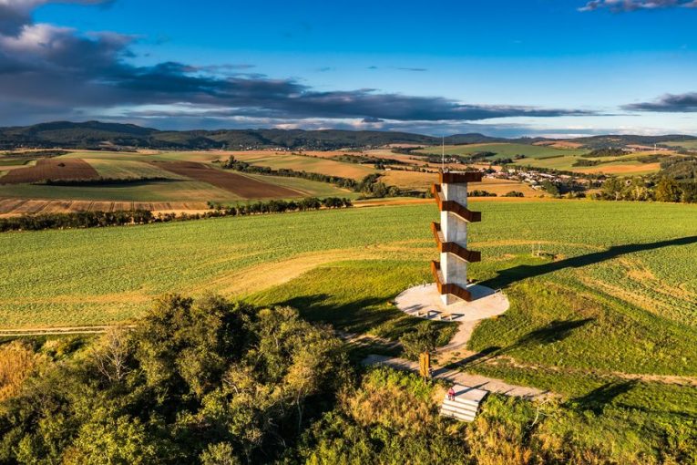 Rozhledna Súsedská. Foto: Marek Svoboda. Zdroj: Obec Hýsly