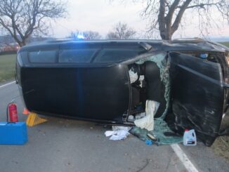 Havarované auto na boku