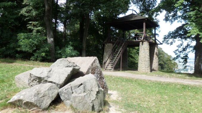 Bezručova vyhlídka v zámeckém parku v Hradci nad Moravicí: Foto: Anna Petruželková