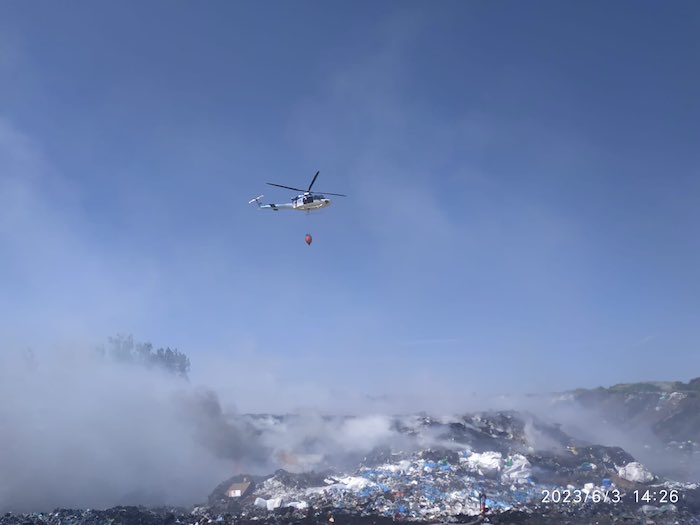Požár skládky nebezpečného odpadu