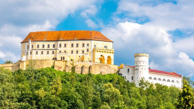 Zámek Letovice. Zdroj: Shutterstock/Kojin