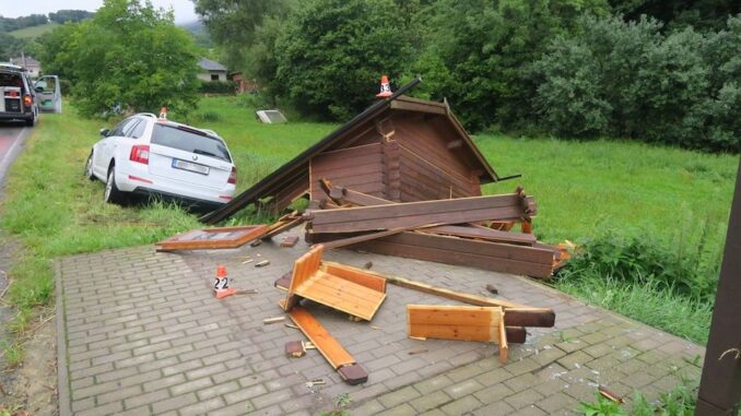 Zbořená autobusová zastávka