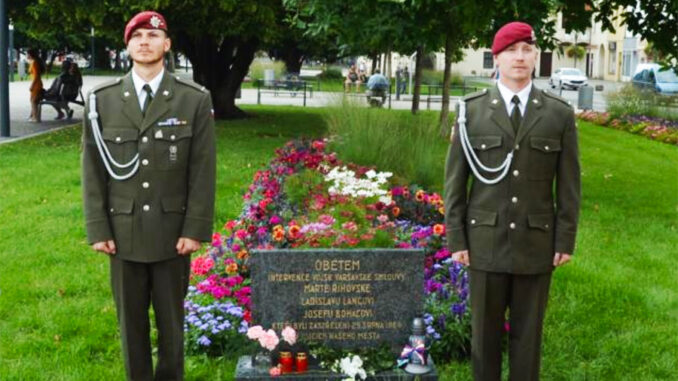 Pomník obětem vojenské intervence vojsk Varšavské smlouvy v srpnu 1968