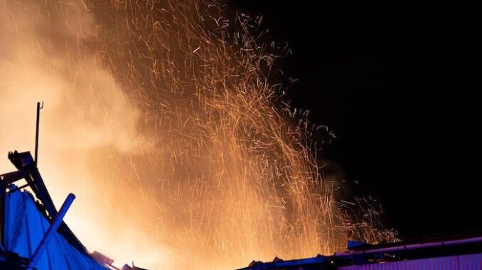 Požár průmyslové haly