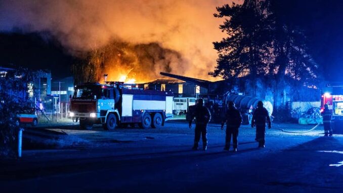 Požár průmyslové haly