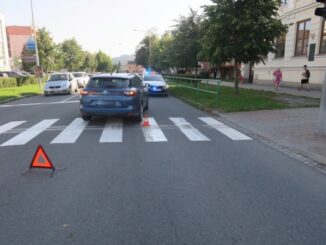 Řidič srazil ženu na přechodu