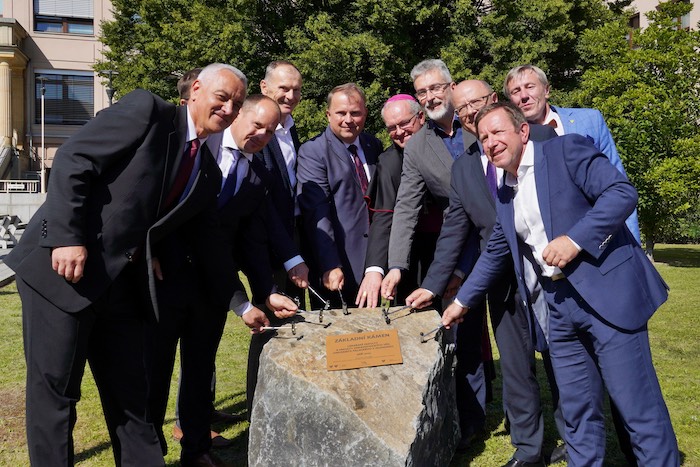 Poklepání základního kamene