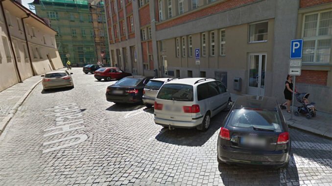 Zaparkovaná auta v Olomouci