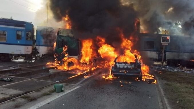 Srážka vlaku a kamiónu