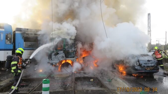 Srážka vlaku a kamiónu