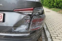 Ranní potopa ve škole v Želechovicích. Vodu protékající stropem likvidovali hasiči