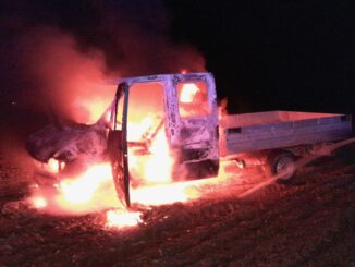 Požár dodávky u lomu Mořina Zdroj HZS Středočeského kraje