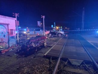 Dopravní nehoda na železničním přejezdu v Hrdějovicích. Zdroj: Policie ČR - KŘP Jihočeského kraje