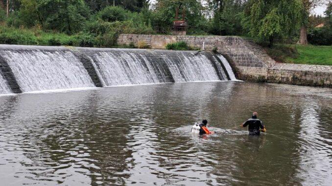 Pátrání u Mutěnického jezu. Foto: Policie ČR - KŘP Jihočeského kraje