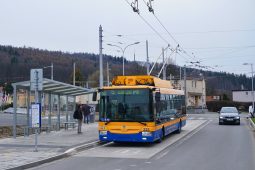 Místo Kocandy Valachův žleb. DSZO mění názvy některých zastávek