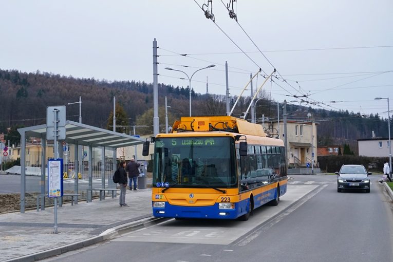 Místo Kocandy Valachův žleb. DSZO mění názvy některých zastávek