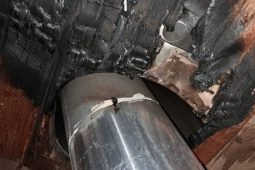 V Lanškrouně chytla střecha rodinného domu