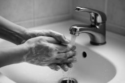 Unavený, trochu nevolno? Může to být žloutenka A, ne „jen viróza“