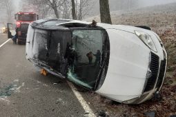 Dvě nehody, šest zraněných. Sobotní dopoledne zaměstnalo záchranáře i hasiče