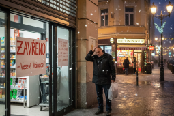 Kdy a které obchody budou mít o svátcích otevřeno. Přehled otevírací doby k vytištění