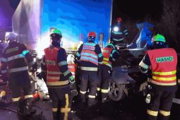 Vážná nehoda zablokovala provoz na D2 kousek od hranic se Slovenskem