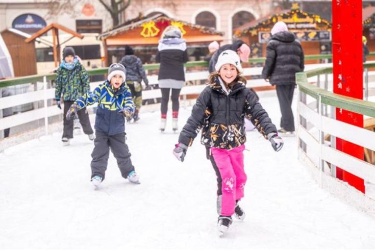 Advent, jak má být: Jihlavu rozezní koledy, dorazí Monkey Business i Na stojáka