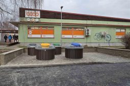 Na sídlišti Štěpánov jsou nové polozapuštěné kontejnery