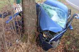 Řidič na Novojičínsku předjížděl jiného šoféra, ten s autem havaroval. Hledají se svědkové