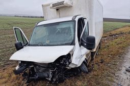 Tragická nehoda mezi Moutnicemi a Velkými Němčicemi: Řidička osobáku zahynula