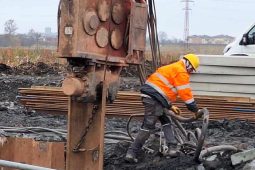 Od Běchovic k Úvalům bez kolon v ulicích: nová silnice se staví bez zimní pauzy