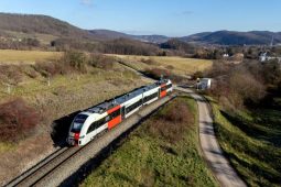 Po Novém roce nás čekají výluky na železnici. Kde budou jezdit náhradní autobusy?