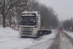 Na Vysočině hustě sněží. Problémy mají kamiony, dálnice je zatím sjízdná