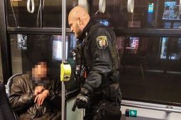 Opilý cestující zablokoval linku trolejbusu!