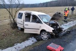 Dopravní nehoda u Bezdězu: Pomoc záchranářů přivolal chytrý telefon