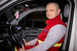 Řidič sanitky Fakultní nemocnice zachránil ženu, která si chtěla vzít život