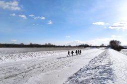 Baťův kanál v těchto dnech tvoří jihomoravskou dálnici. Potěšil bruslaře, hokejisty i hasiče