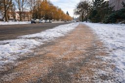 Udeřily mrazy, začátek týdne bude sněživý a hrozí i ledovka