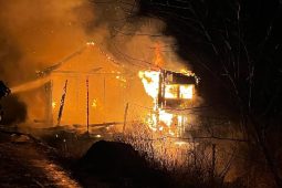 Chata v plamenech, škoda půl milionu korun