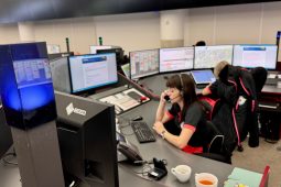 Ve Frýdku-Místku srazil řidič na přechodě kočárek. Jak na to bylo miminko?