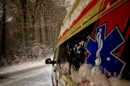 Chodci na ledovce padali jako hrušky. Záchranáři si „mákli“