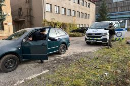 Ozbrojení řidiči, pozor. Kladenští strážníci patří podle expertů ke špičce republiky