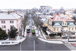 Širší silnice, nové chodníky i zeleň. Ulice 17. listopadu v Jihlavě se dočká kompletní proměny