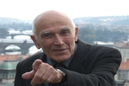 Zemřel Václav Cigler, rodák ze Vsetína, sklář a šperkař