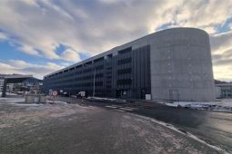 Na Vsetíně se otevírá nový parkovací dům