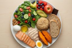 Nerozdělujte jídlo na zdravé a nezdravé. Vytvořte si jídelníček, který vám bude chutnat