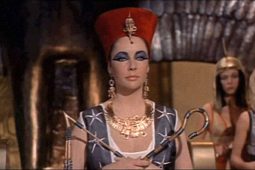 Kleopatřin palác měl být místem nepředstavitelného přepychu. Dnes možná leží pod nánosy bahna na dně moře