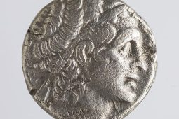 Kleopatřin nos a jiné iluze: Jak vznikla legenda o nejkrásnější ženě starověku?