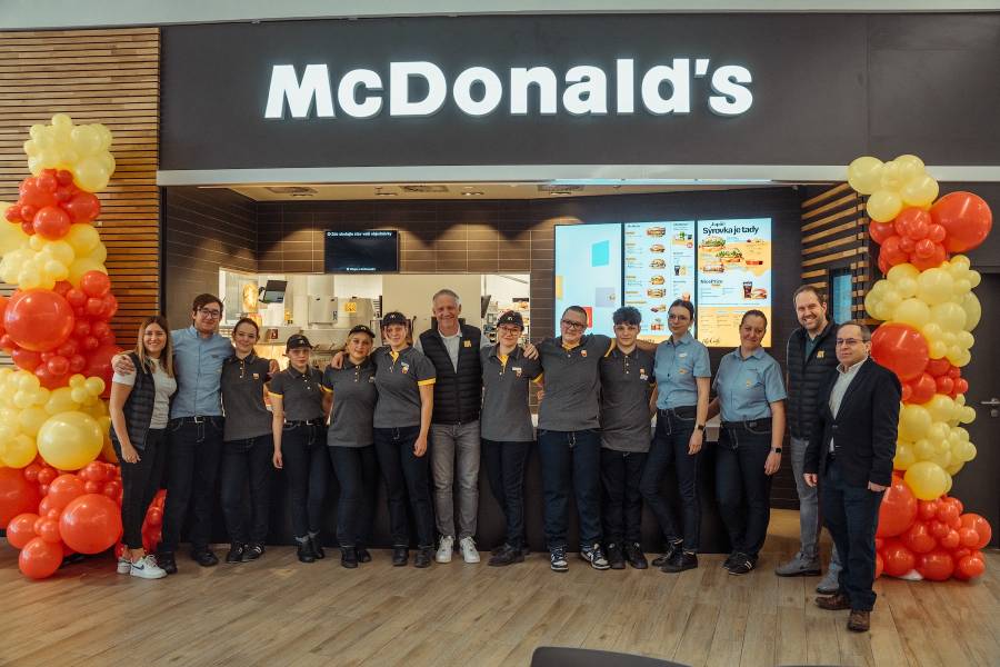 Zlaté oblouky září ve městě skla. Jablonec vítá svůj první McDonald’s